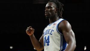 也是顶薪詹姆斯！黄蜂用4年997万签下赛恩-詹姆斯！